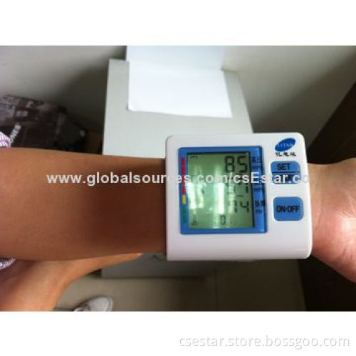 Fashionable Wireless Wrist Blood Pressure Monitor, It Can Test the Blood Pressure Easily